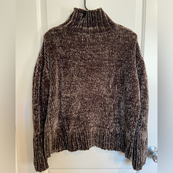 Chelsea and Theodore Sweater - Picture 3 of 3